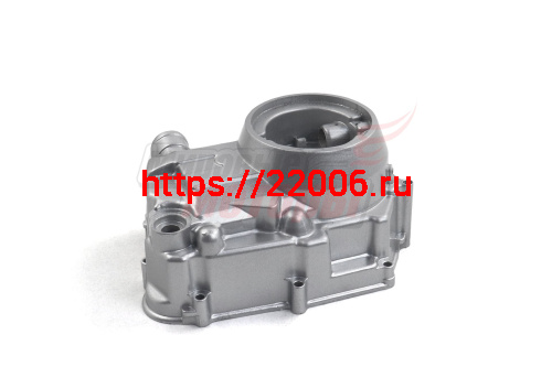 Крышка картера правая Delta, Alpha 110см3 (c верхним положением маслощупа)