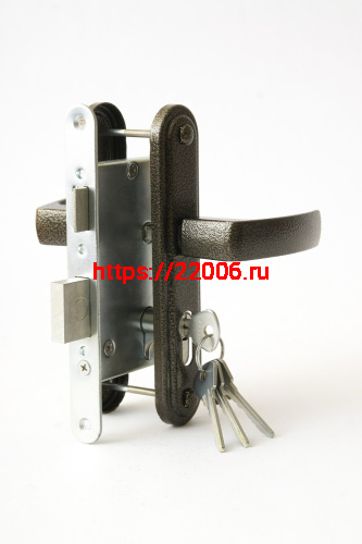 Замок Zenit (Зенит) врезной цилиндровый с защёлкой в комплекте с ручкой ЗВ4-3.05 (бронза), 4 кл. Замок Zenit (Зенит) врезной цилиндровый с защёлкой в комплекте с ручкой ЗВ4-3.05 (бронза), 4 кл.