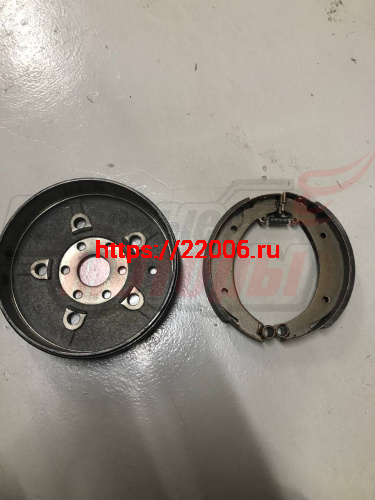 Барабан заднего тормоза правый/левый с колодками трицикл LF200ZH-2 (оригинал, заводск. Lifan) Барабан заднего тормоза правый/левый с колодками трицикл LF200ZH-2 (оригинал, заводск. Lifan)